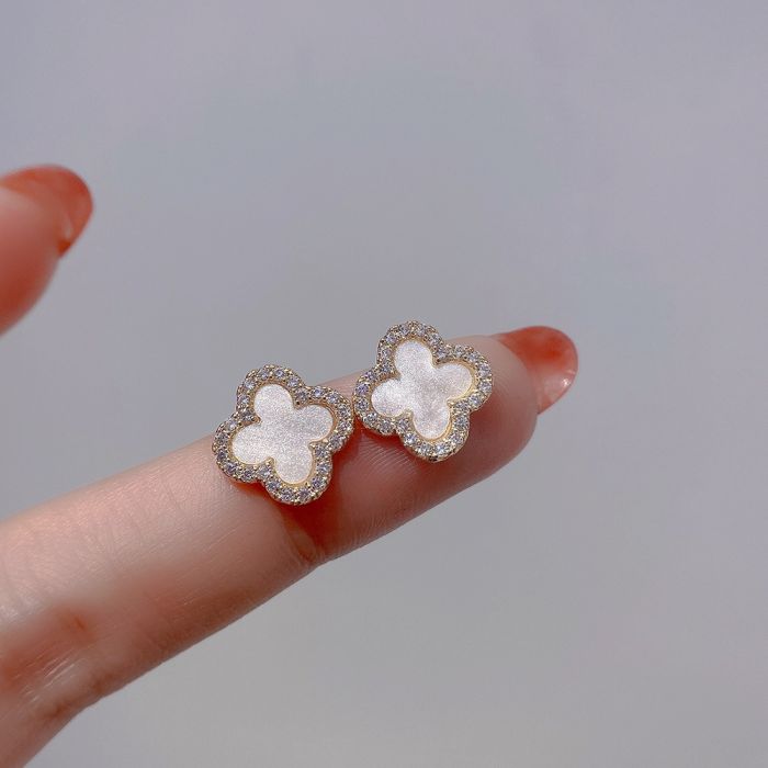 Rosie & Daisy Alhambra (Designer Inspired) Diamanté Stud Earrings 290 - Black - Image 2
