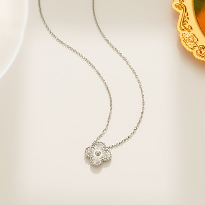 Rosie & Daisy Alhambra Clover Pendant 458 - Gold - Image 2